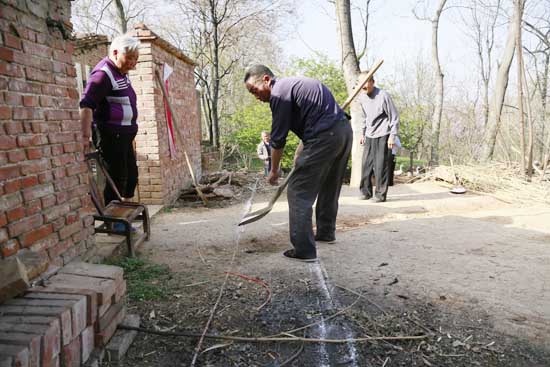 擔(dān)責(zé)遠(yuǎn)行，隆華黨委扶貧挺進(jìn)實(shí)施階段