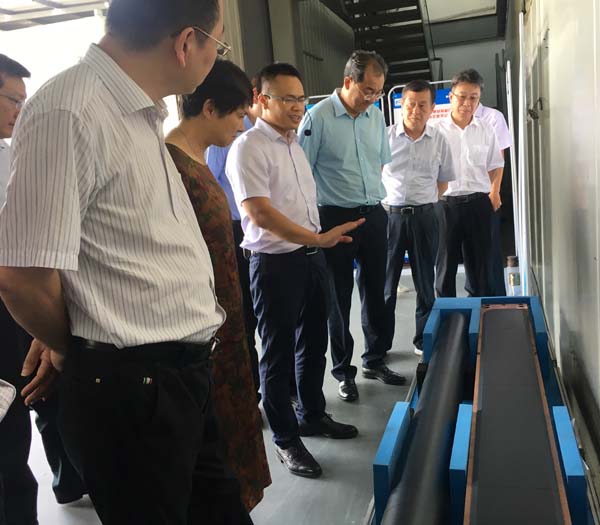 廣西壯族自治區(qū)人大常委會副主任、黨組書記王躍飛一行蒞臨晶聯(lián)光電調研